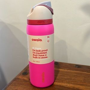 Owala Hot Pink Water Bottle NWT 32oz.